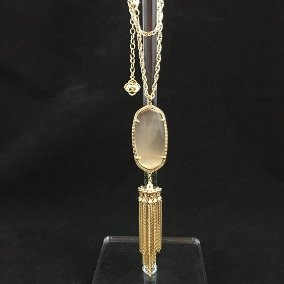 Kendra Scott Jewelry - Kendra Scott Rayne Pendant in Peach (NEW)